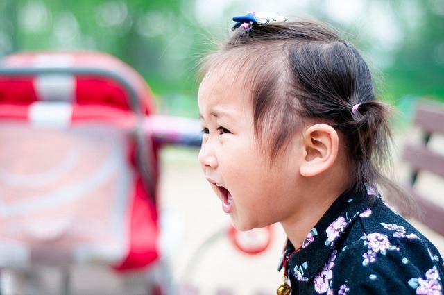 孩子手指甲上有白點是怎麼回事